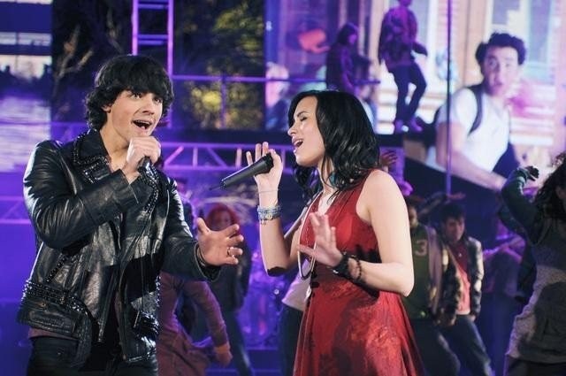 906099_3 - camp rock 2