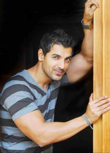 john-abraham-pic-11 - John Abraham