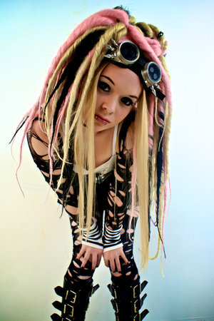 Cyber_Goth_Girl_3_by_chameleonkitty