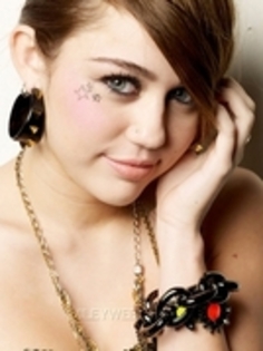20081567_UNRJUJKRO - a poze sweet cu miley cyrus