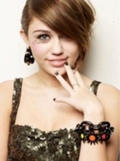 20081569_QBGBIITEZ - a poze sweet cu miley cyrus