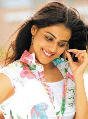 genelia_dsouza_alone - Genelia Dsouza