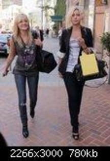 42488-alyson-and-amanda-michalka-shopping-in-bever - shopping in Beverly Hills