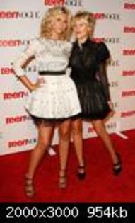 39207-aly-and-aj-michalka-6th-annual-teen-vogue-yo - Teen Vogue Young Hollywood party