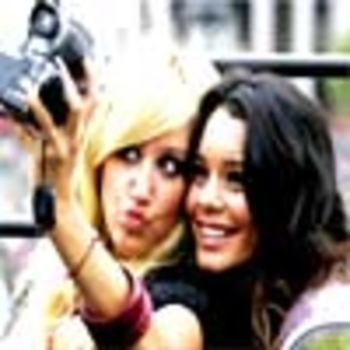 in8zsx - Ashley Tisdale