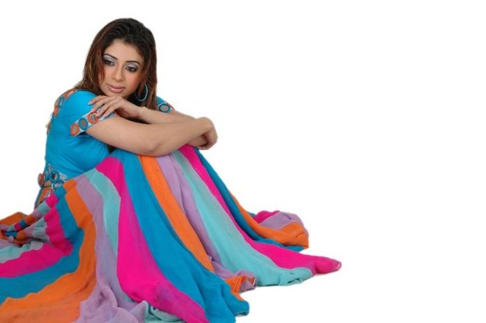 86186049r8stqgny - malin kapoor