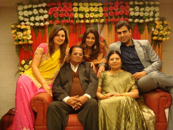 12164226547322352602647 - malin kapoor