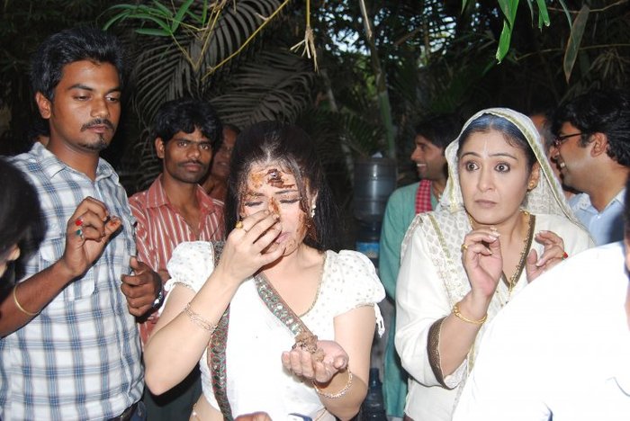 24557393497092352602647 - malin kapoor