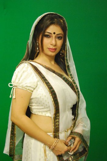 37767427318842352602647 - malin kapoor