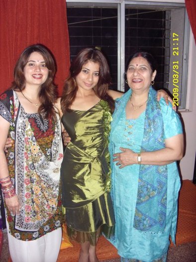 n6026473522085028667638 - malin kapoor