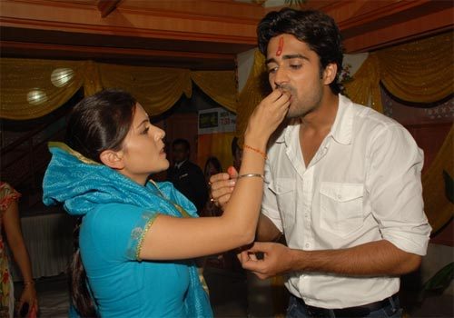 20090911082408_3 - Chotti Bahu