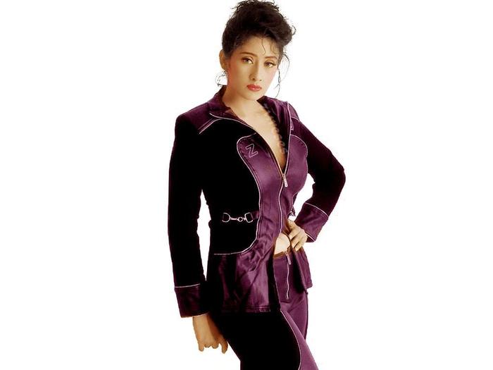 Manisha-Koirala-1024x768-43kb-media-118-media-104371-1143159910 - Manisha Koirala