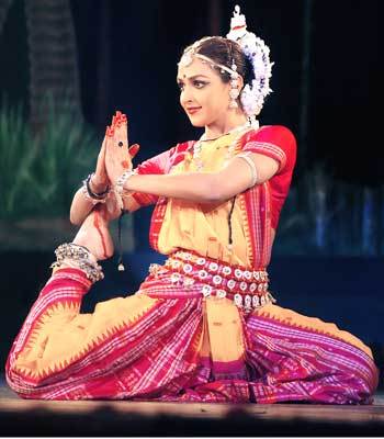 Bharatanatyam-actress-esha-deol4