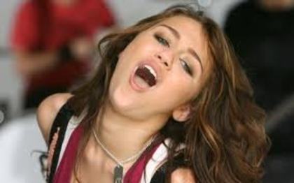 Miley Cyrus - Vedete in ipostaze haioase