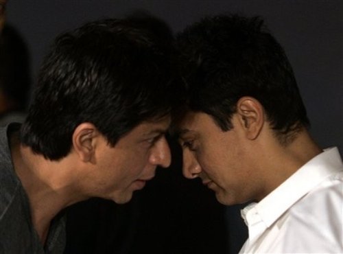 3b080_aamir-khan-and-shah-rukh-khan-4 - Aamir Khan