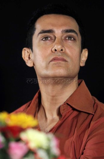 aamir-campaigns-for-voters-2 - Aamir Khan