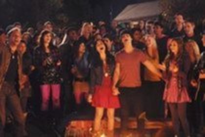 20372365_LOJKNDBAI - Camp Rock2