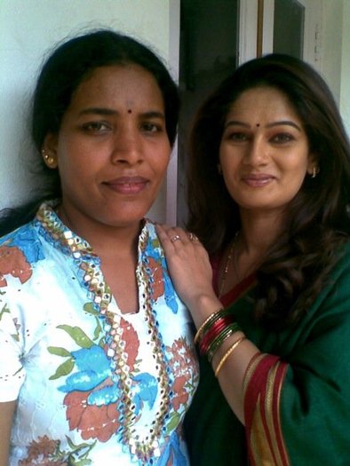 23648_102027133164151_100000705933882_54385_4614557_n - GHAR EK SAPNA - Resham Tipnis Seth aka Trisha