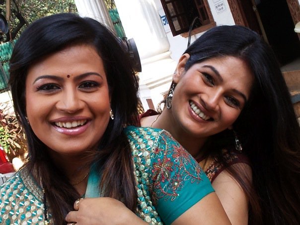 23648_102027136497484_100000705933882_54386_2016437_n - GHAR EK SAPNA - Resham Tipnis Seth aka Trisha
