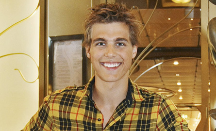 CodyLinley - poze cody linley in hannah montana