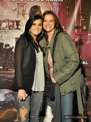 normal_094 - MAY 25TH - Coliseo El Campin - Bogota Colombia MeetANDGreets