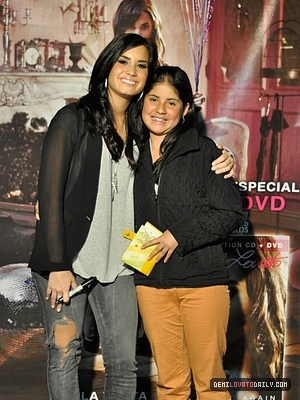 normal_095 - MAY 25TH - Coliseo El Campin - Bogota Colombia MeetANDGreets