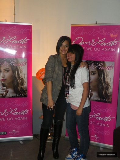 010 - MAY 23RD - MoviStar Arena Santiago Chile MeetANDGreets