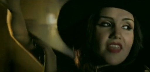 lindaa - Dulce Maria Inevitable