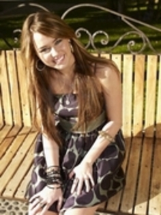 20082321_VYDOJDAGA - a poze sweet cu miley cyrus