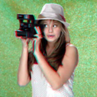  - debby ryan sedinta foto 2