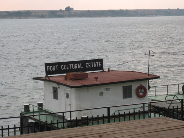 Port cultural Cetate