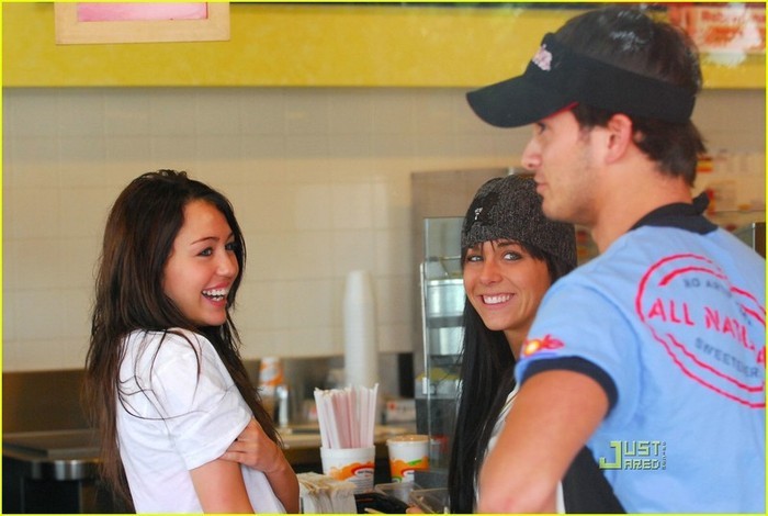 15876429_KFCWXZABF - club miley-toate pozele mele cu miley si cu hannah