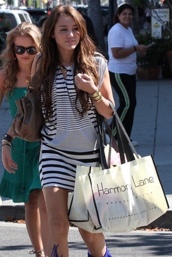 APVGPZWQTUDOIMKFISZ - club miley-toate pozele mele cu miley si cu hannah