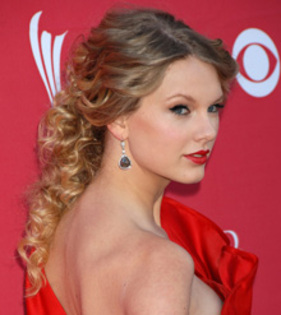 taylor-swift-poze-noi-idol08 - o poza sooper cu taylor