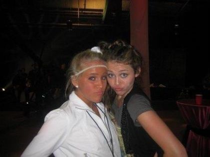 20734684_RJUFJXMMO - club miley-toate pozele mele cu miley si cu hannah