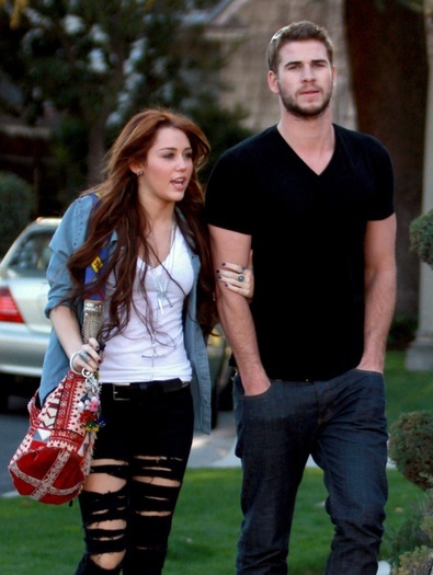 12006323_ZIGMJQGKO - club miley-toate pozele mele cu miley si cu hannah