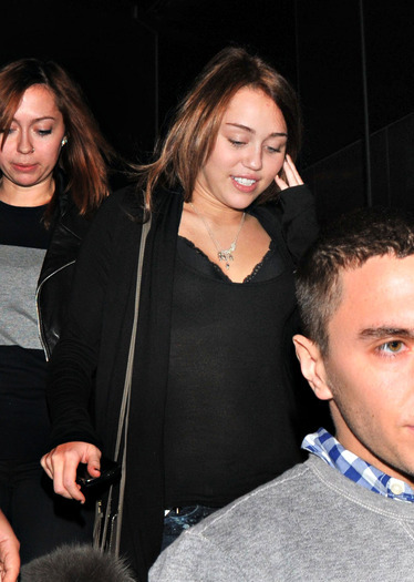 12002089_WNNRCQEXJ - club miley-toate pozele mele cu miley si cu hannah