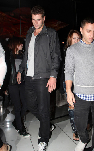 12002108_OLLZTPWFP - club miley-toate pozele mele cu miley si cu hannah