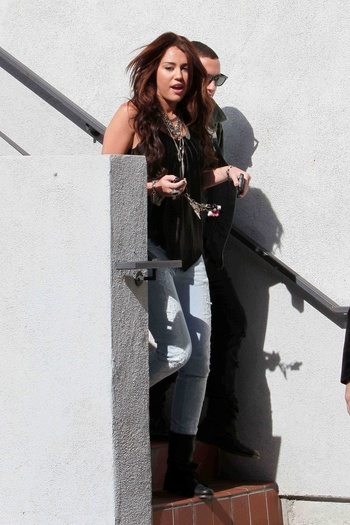 12001416_UJRAYXDSI - club miley-toate pozele mele cu miley si cu hannah