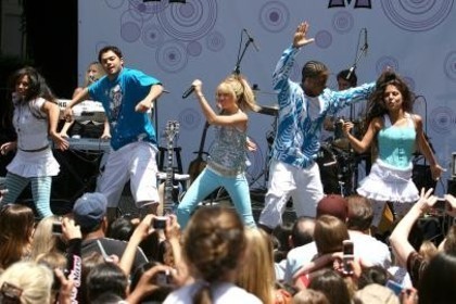 18145610_YPZEKIACA - club miley-toate pozele mele cu miley si cu hannah