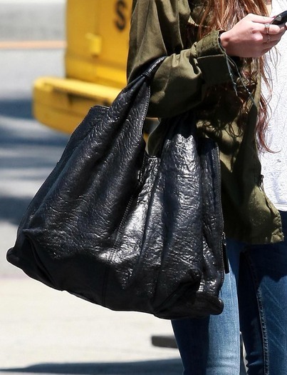 18295206_UGSERQLVB - club miley-toate pozele mele cu miley si cu hannah