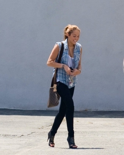 17468279_KOROCGKXN - club miley-toate pozele mele cu miley si cu hannah