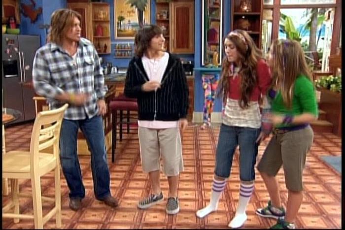 WPAAWNCYWGLLCRZWKMA - club miley-toate pozele mele cu miley si cu hannah