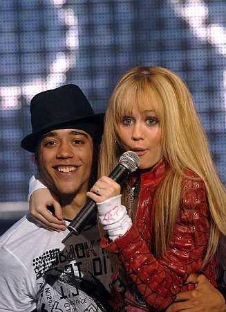 OSVHTHQIMFEGOALGYCJ - club miley-toate pozele mele cu miley si cu hannah