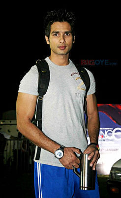 21019007_GYJSCZNEL - SHAHID KAPOOR 3