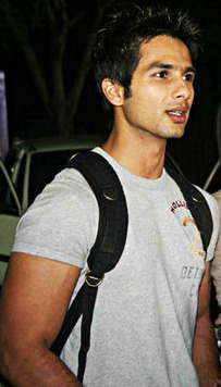 21019021_MEWJACGGA1 - SHAHID KAPOOR 3