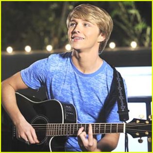 sterling-knight-lunch-rd - Sterling Knight