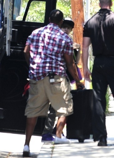  - Justin arrives on his tour from reno nv to los angeles