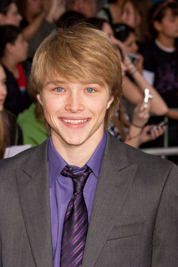 14406792_LVBDHIJEL - Sterling Knight