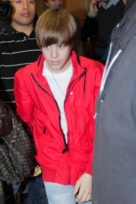  - Justin Bieber Showcase in Paris 02-23-10